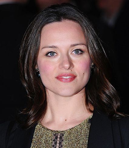 Zoë Tapper Biografía, Wiki, Años, Altura, Valor neto, Película, Contacto