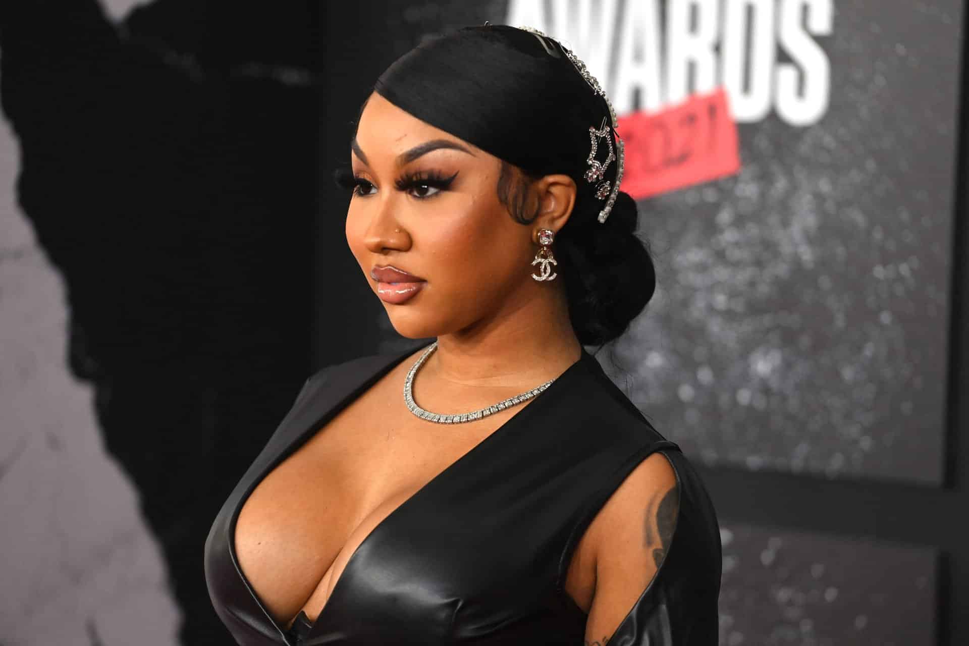 El Instagram de Ari Fletcher no está disponible ya que los fanáticos continúan especulando sobre el drama de Fenty