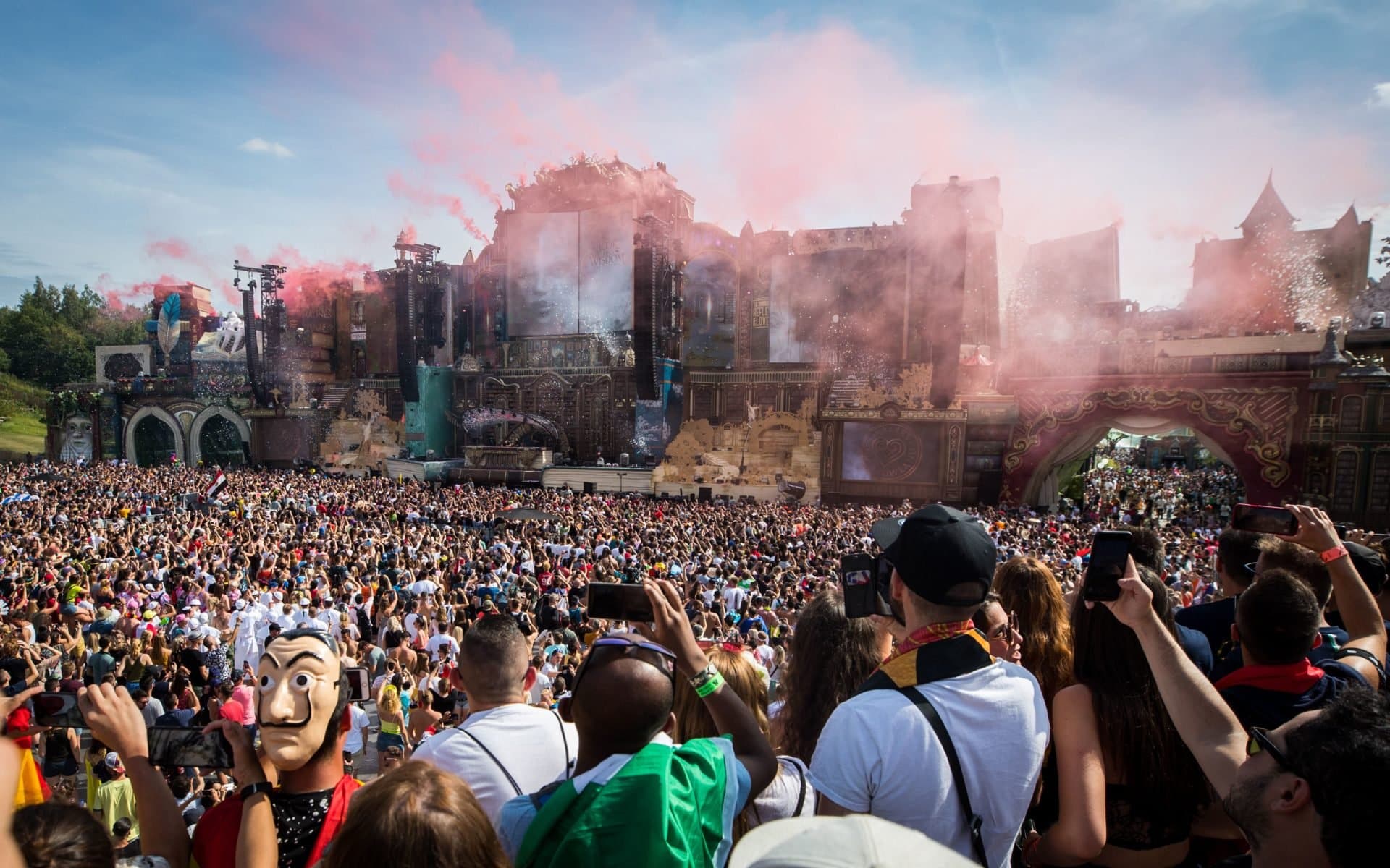 Cómo obtener boletos para Tomorrowland 2022 y la programación del festival explorada