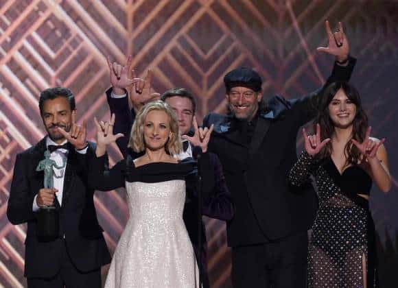 Eugenio Derbez se lleva un premio SAG junto al elenco de ‘CODA’