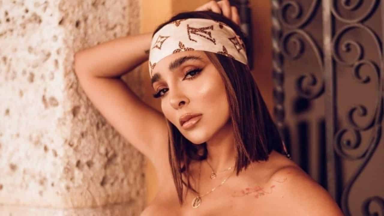 Manelyk González sube la temperatura con atrevido baile y ajustado mini short