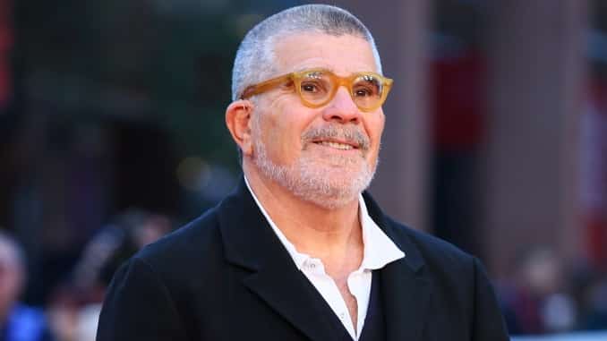David Mamet apoya la controvertida ley de ‘censura’ de las redes sociales de Texas con un informe legal literario