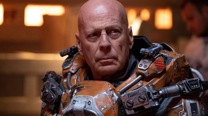 Bruce Willis ahora tiene su propia categoría en los premios Razzie después de aparecer en 8 películas basura en 2021