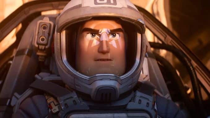 Hay una galaxia de aventuras en el tráiler de Lightyear de Pixar