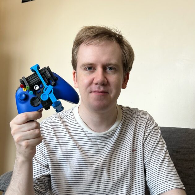 Akaki Kuumeri, el aficionado detrás del mod de Xbox impreso en 3D con una sola mano.