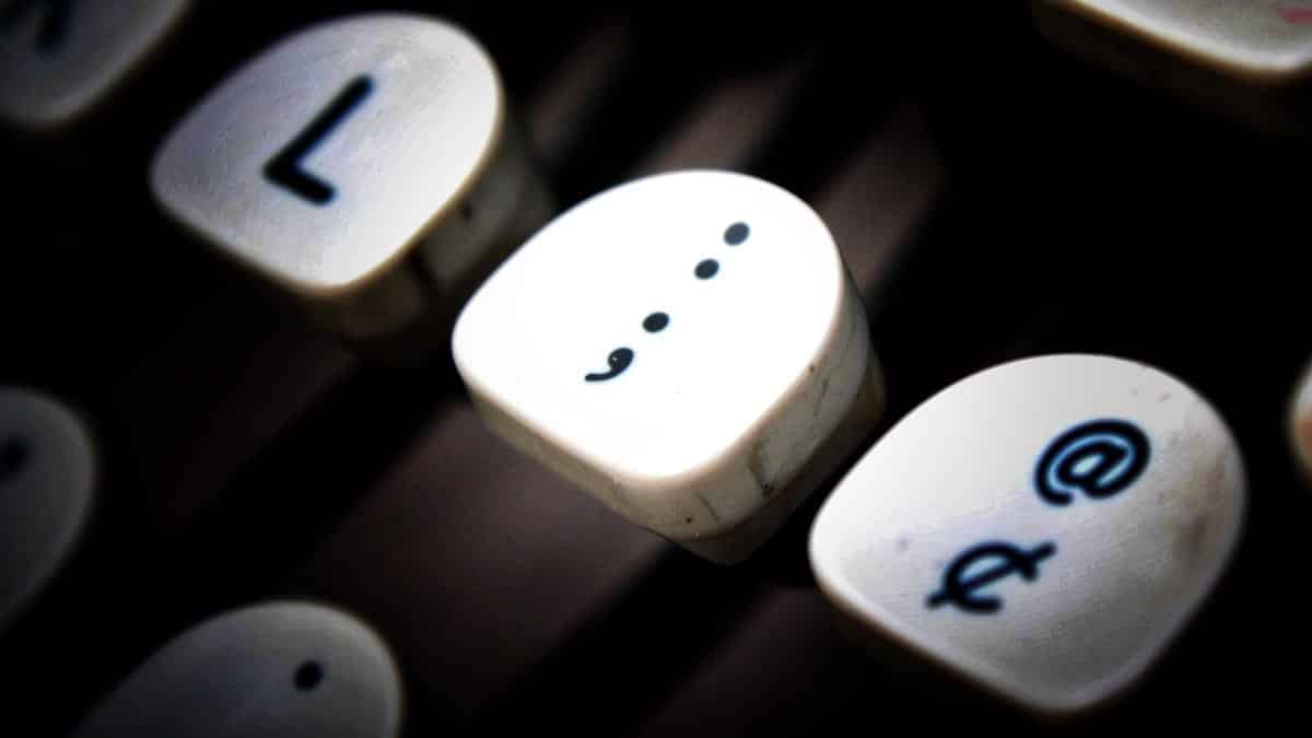 Cómo no avergonzarse cuando usa dos puntos y punto y coma