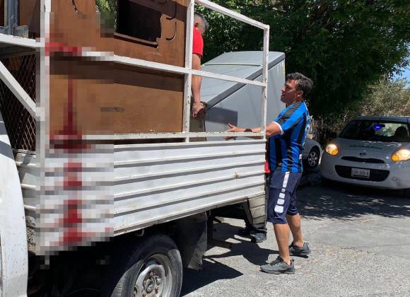 Saltillo: dos hombres resultaron severamente heridos por accidente con mudanza en la colonia Universo