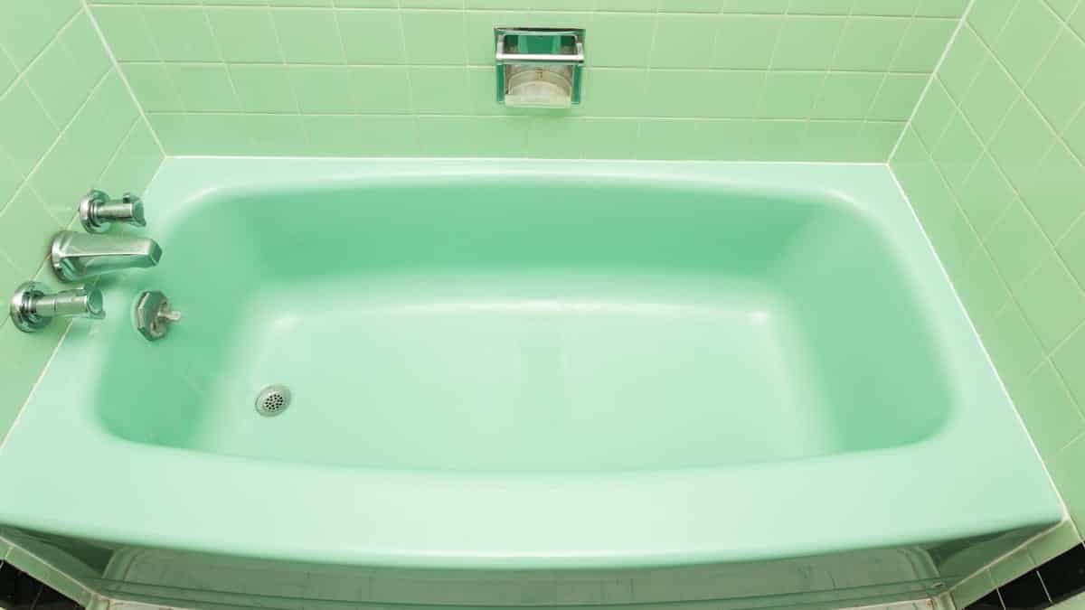 Cómo arreglar un chip en tu bañera