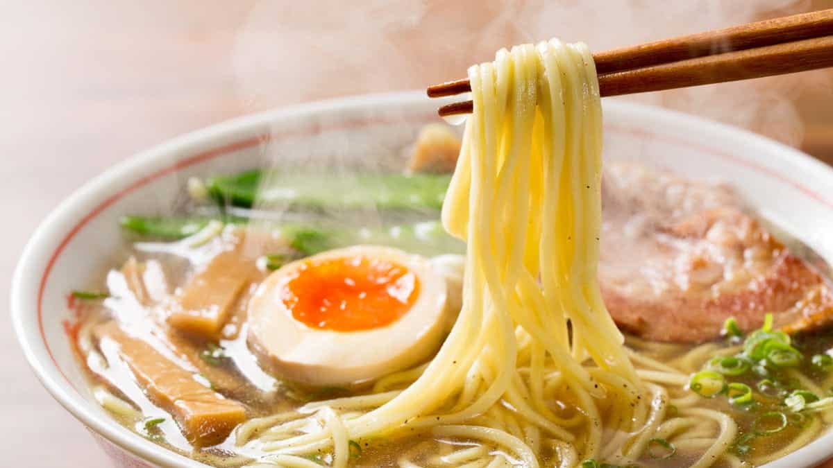Está bien hacer ramen con espagueti, en realidad (y cómo hacerlo)