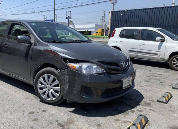 Saltillo: obstruye la ruta de un urbano y recibe golpe