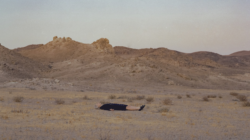 Phoebe Bridgers: «Sidelines» – Pegar