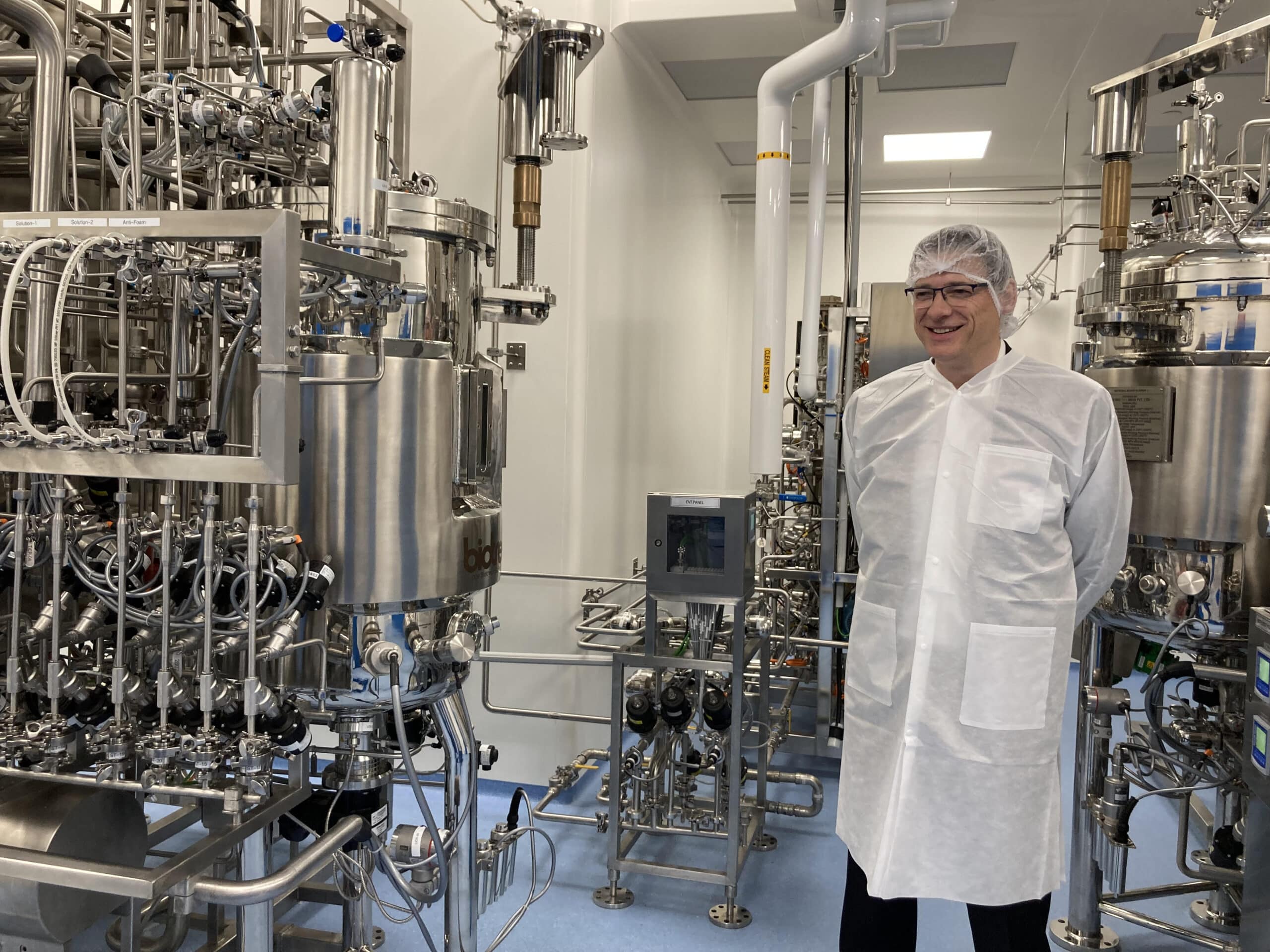 Bill Gates ayuda a abrir una nueva planta de fabricación de vacunas en el área de Seattle – GeekWire 1