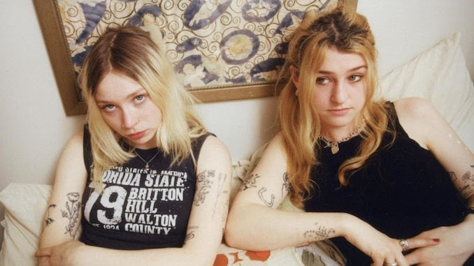 Momma lanza el nuevo sencillo Lovesick, «Lucky»