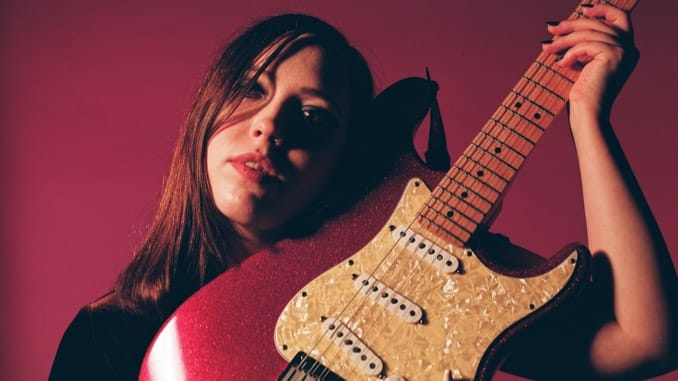 Escuche el nuevo sencillo vulnerable de Soccer Mommy, «Bones»