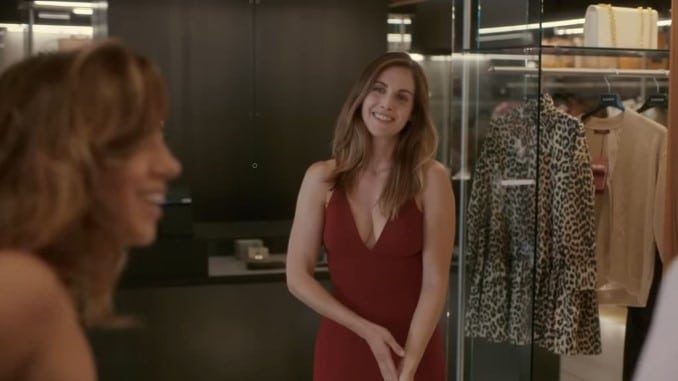 Alison Brie hace un viaje sexy y asesino a Italia en el primer tráiler de Spin Me Round de IFC