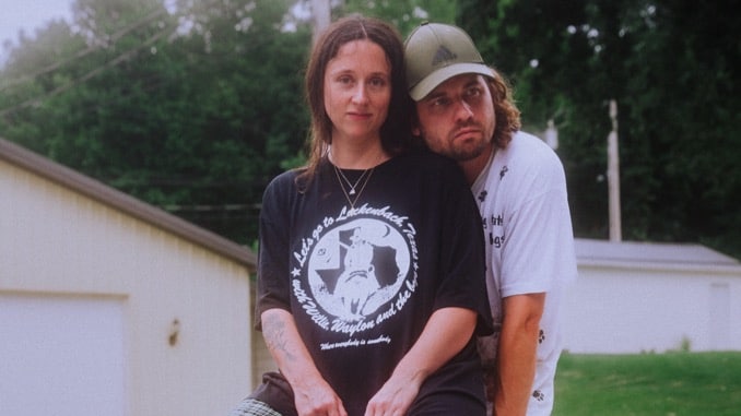 Waxahatchee y Kevin Morby colaboran en portadas para apoyar los derechos reproductivos