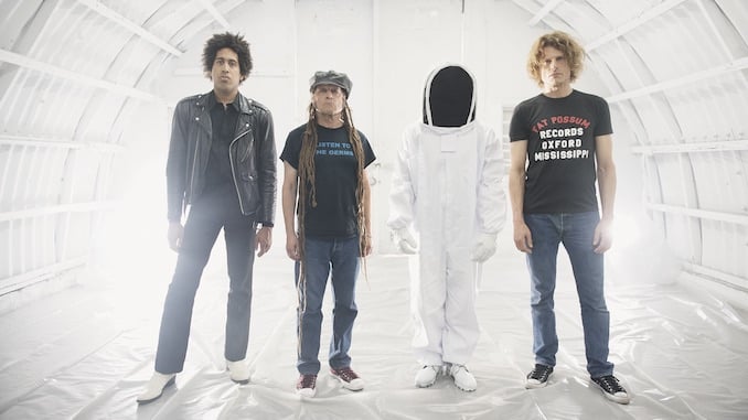 ¡APAGADO!  Anuncian el primer álbum en ocho años, comparten el nuevo sencillo «War Above Los Angeles»