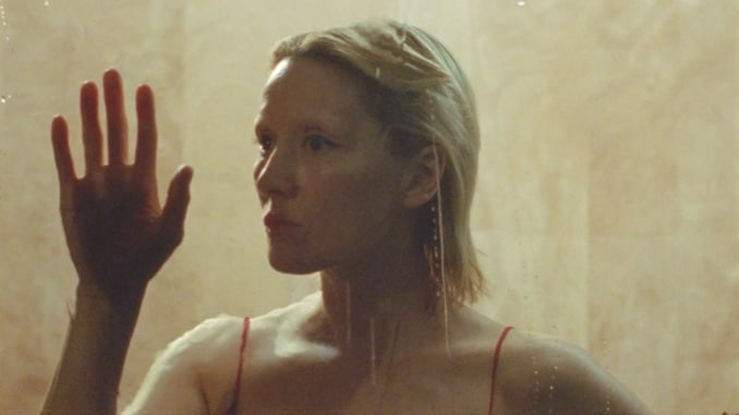 Cate Le Bon comparte nuevo sencillo de Pompeii Sessions, «Typical Love»