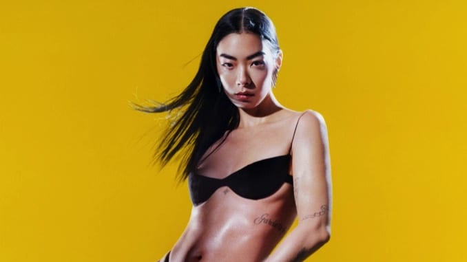 Rina Sawayama comparte último sencillo de Hold the Girl, «Hurricanes»