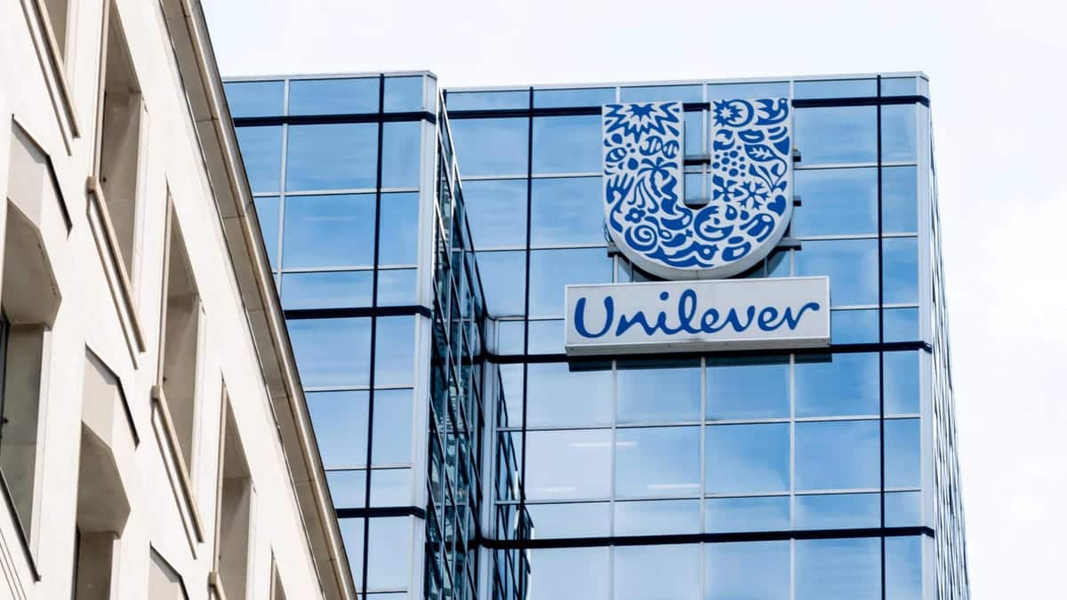 Deje de usar estas marcas retiradas de champú seco de Unilever, dice la FDA