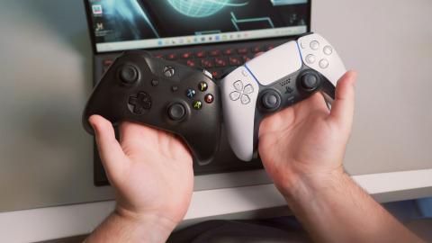 Mandos de Xbox Series X y Sony PlayStation 5