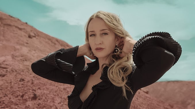Margo Price lanza el nuevo derecho de las mujeres solteras a la autonomía corporal