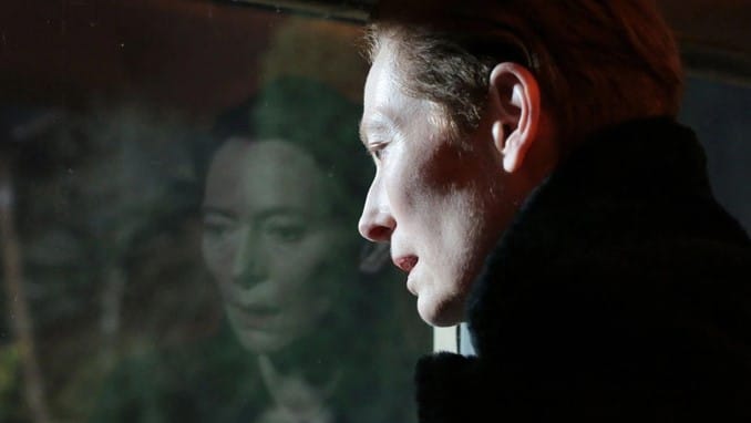 Mira a Tilda Swinton interpretar a su propia madre en el tráiler de The Eternal Daughter de A24