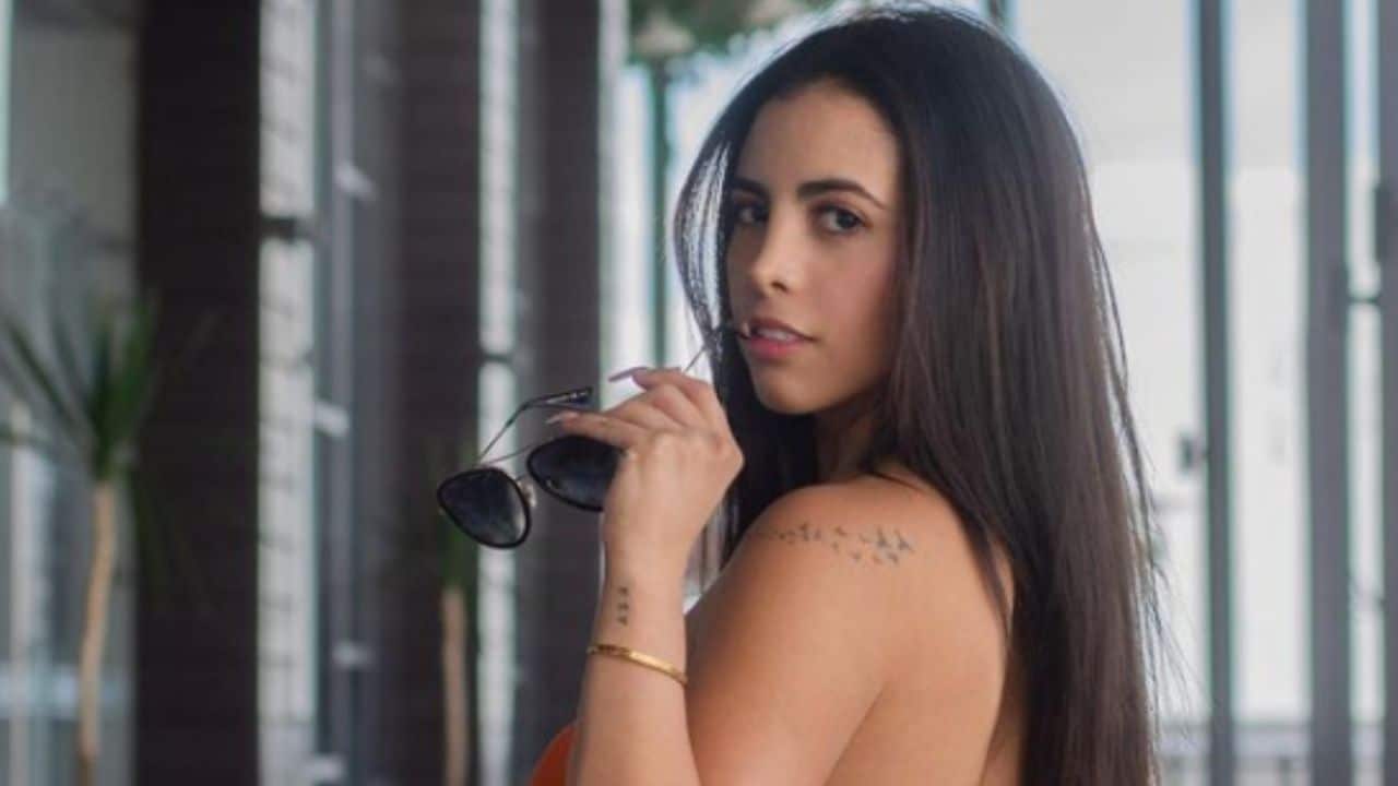 Jacky de Acapulco Shore en traje de conejita sufre la temperatura