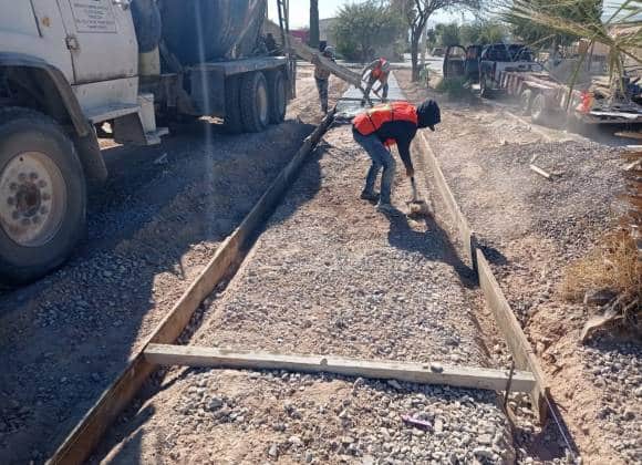 Continúan trabajos de rehabilitación de plazas en Torreón