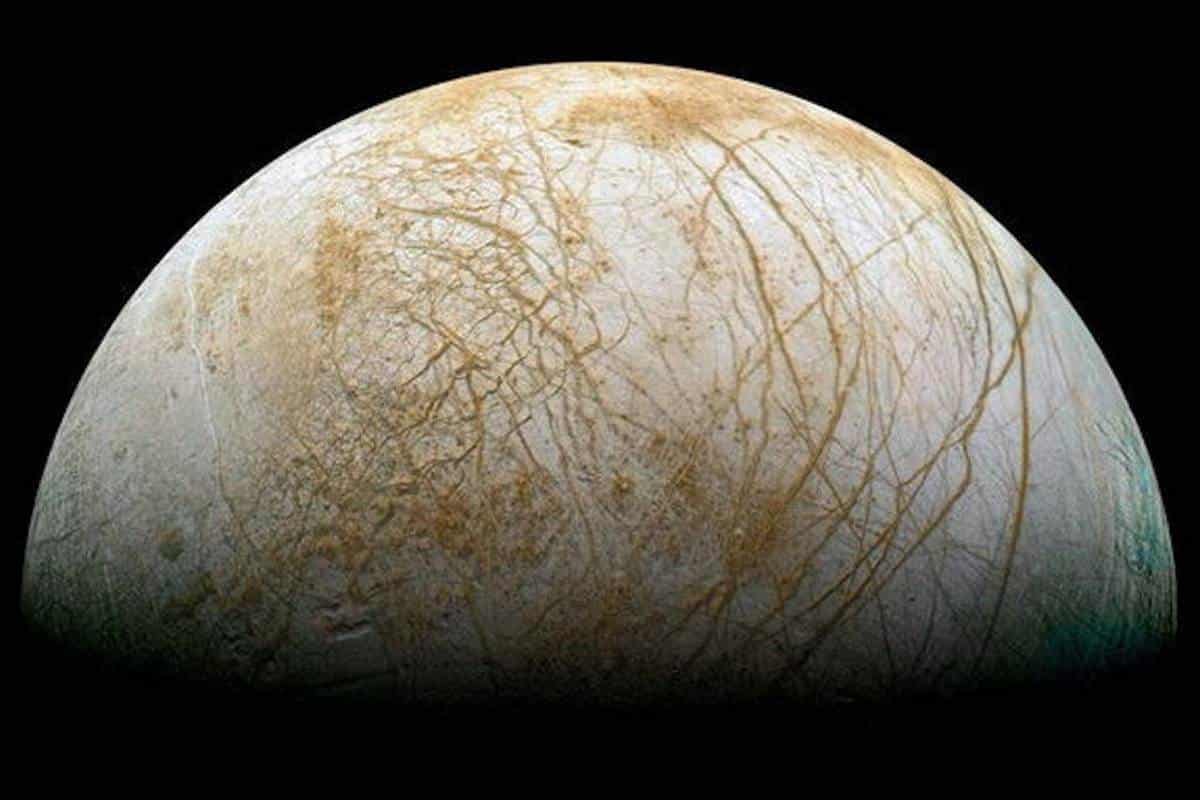 Científicos crean nuevo tipo de cristal de sal que podría existir en Europa