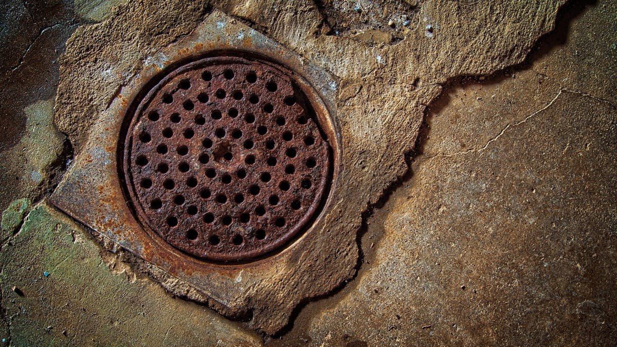 Cómo limpiar pisos de concreto sin sellar en su sótano o garaje