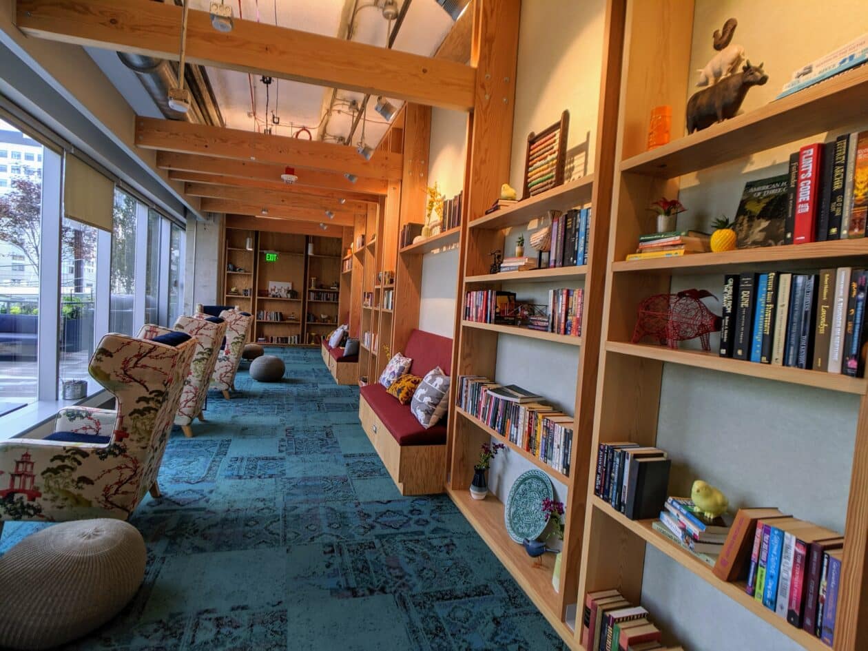 Los arrendamientos de oficinas tecnológicas se reducen a un ‘goteo’ en Seattle a medida que los bienes raíces se preparan para el impacto de los despidos – GeekWire