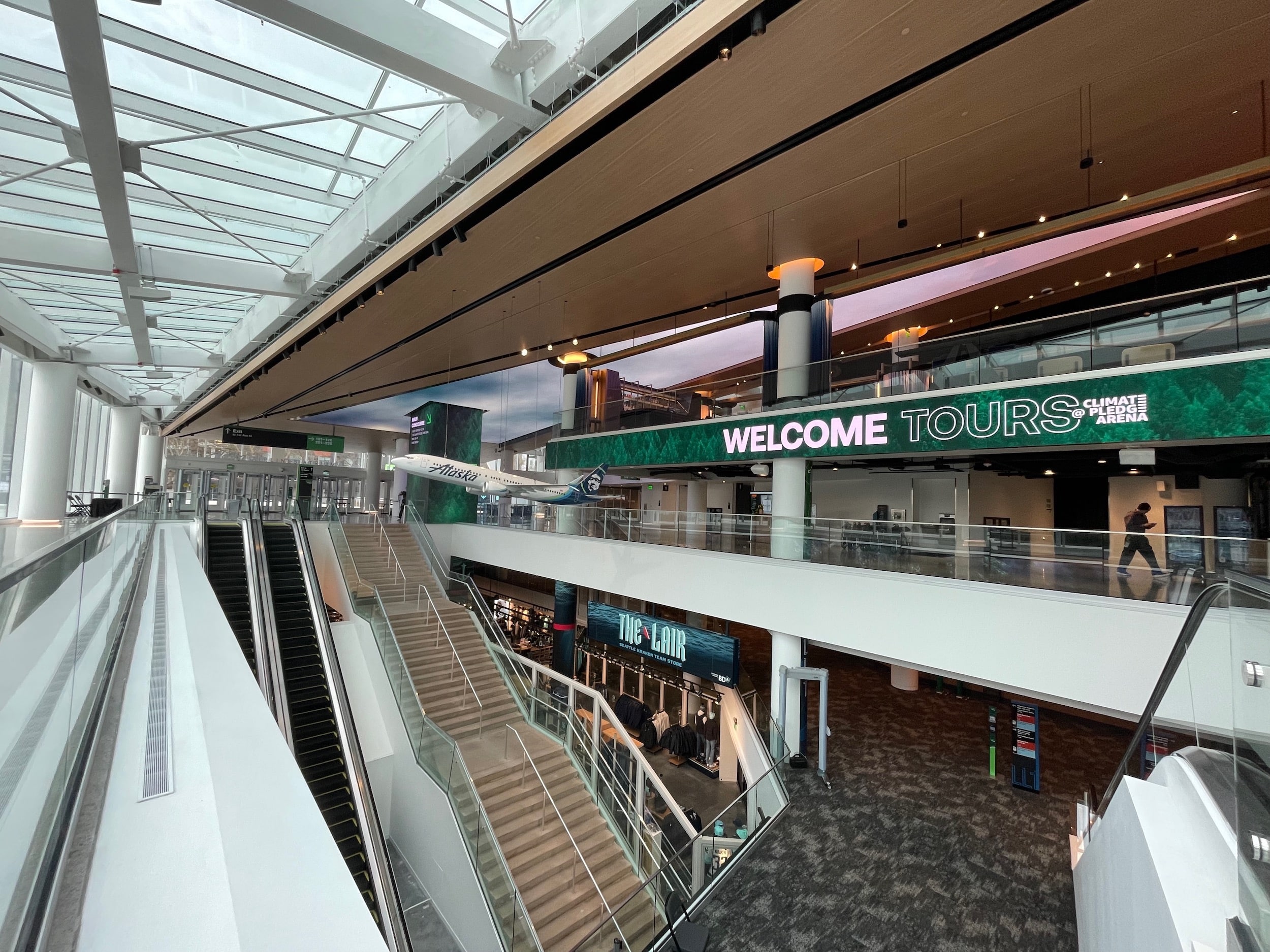 La tecnología y el encanto humano impulsan nuevos recorridos detrás de escena en el Climate Pledge Arena en Seattle – GeekWire