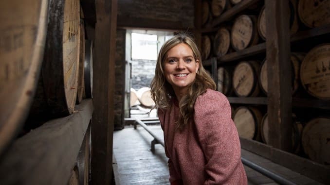 Elizabeth McCall nombrada maestra destiladora de Woodford Reserve, en un importante hito de Bourbon