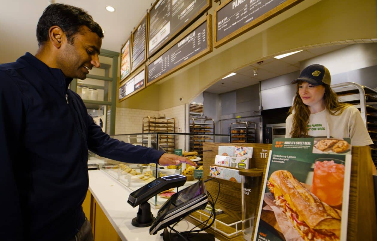 Amazon se une a Panera en el primer acuerdo de restaurante para la tecnología de pago de escaneo de palma del gigante tecnológico – GeekWire
