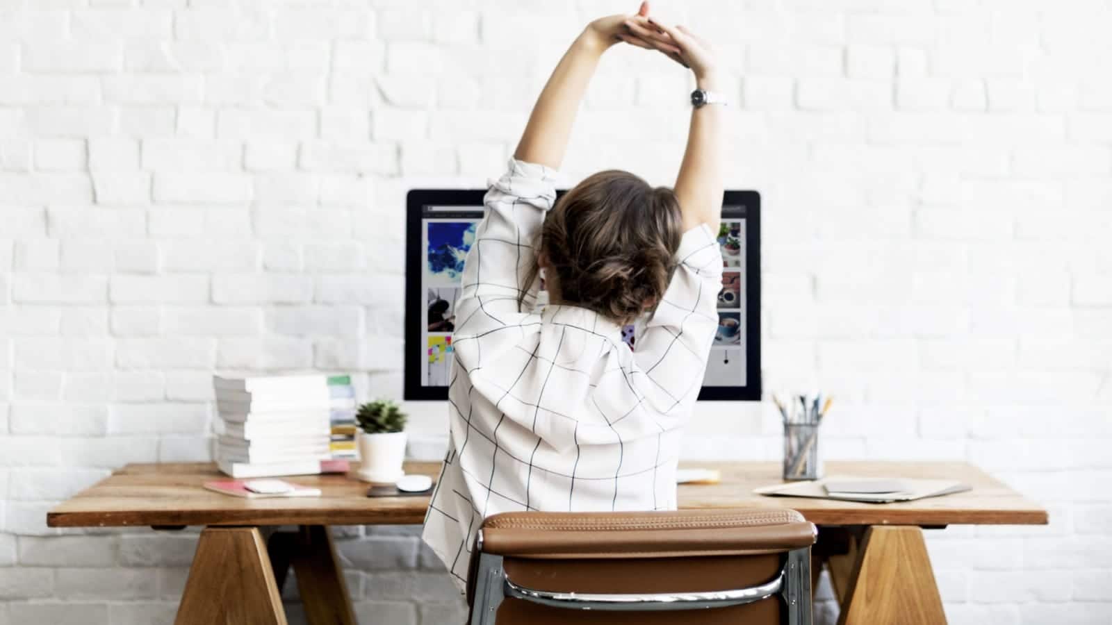 Los mejores estiramientos de escritorio para personas que usan computadoras todo el día
