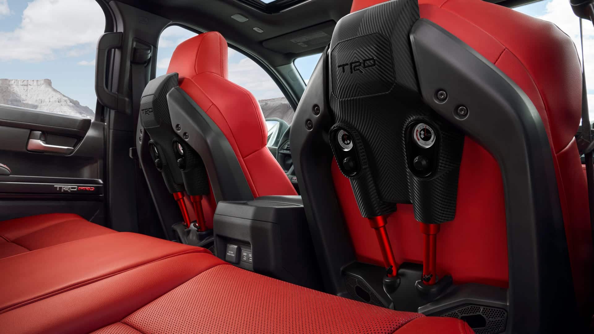 El Toyota Tacoma TRD Pro 2024 tiene asientos salvajes