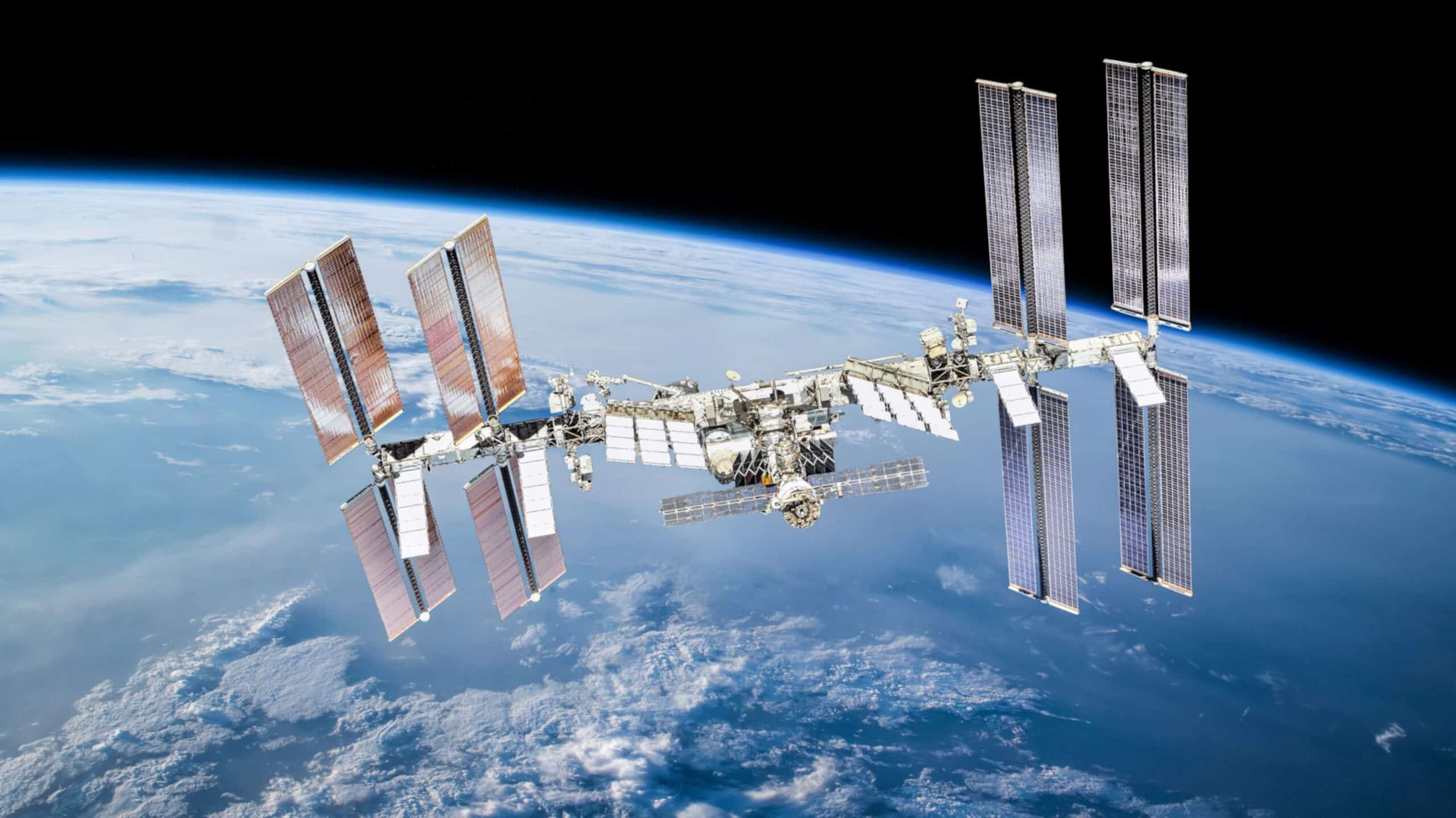 6 razones por las que deberíamos trasladar nuestros centros de datos al espacio