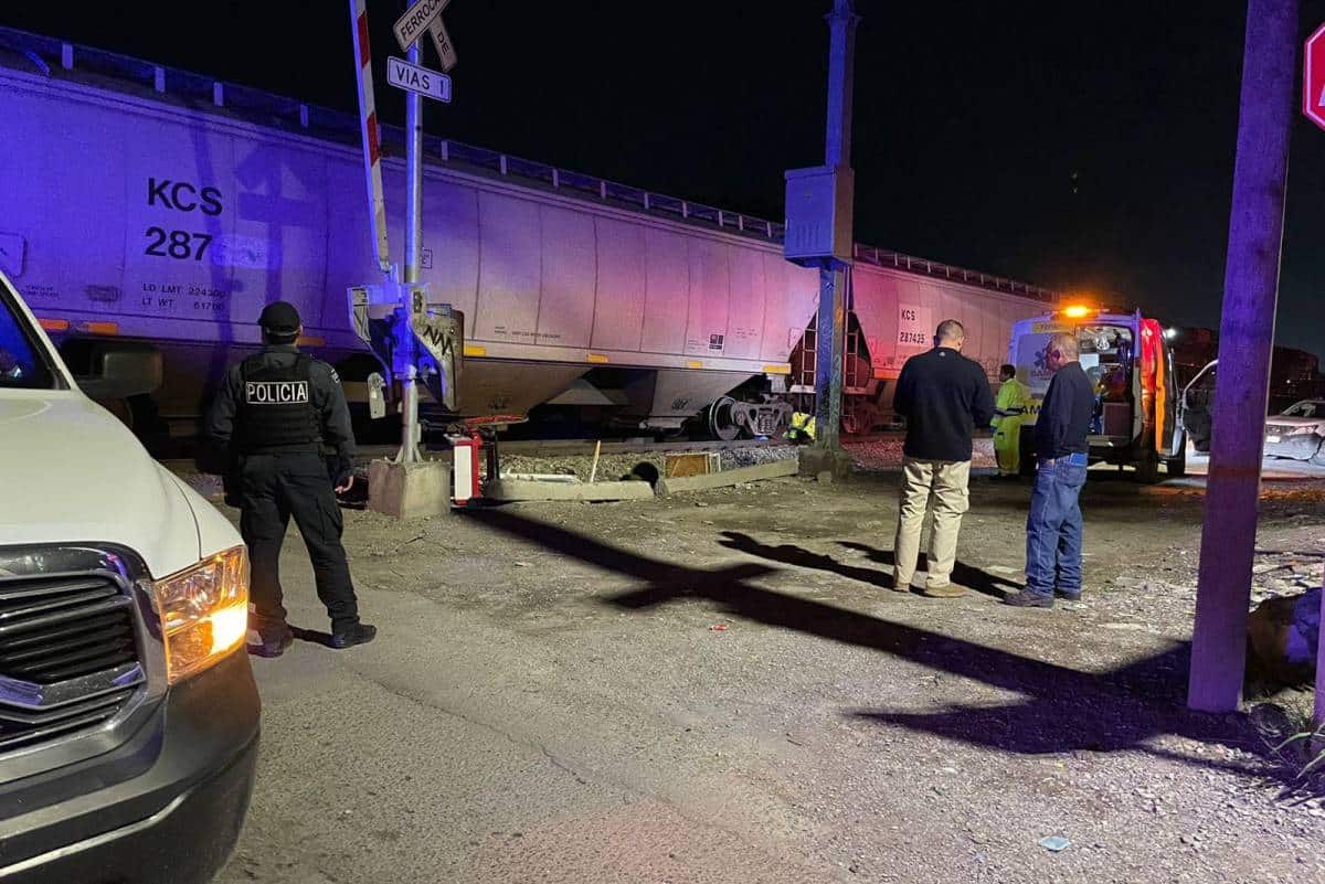 Tren embiste a vendedor de nieves de Saltillo cuando intentaba cruzar y le quita la vida