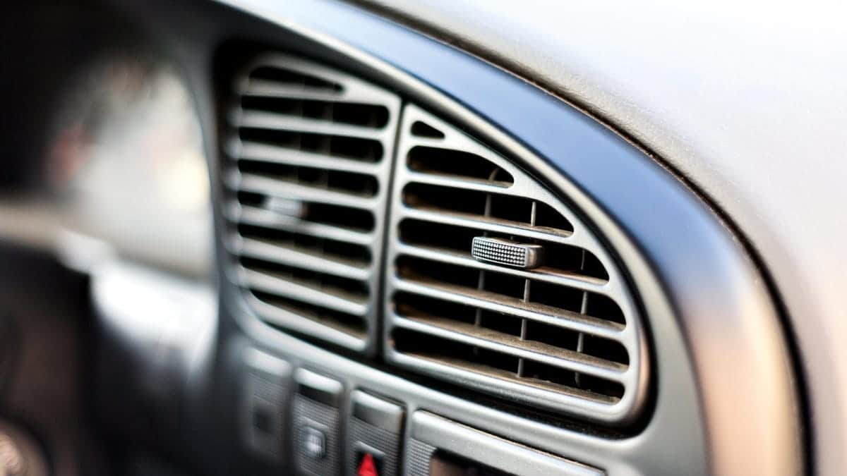 La forma más fácil de deshacerse del olor a humedad proveniente del aire acondicionado de su automóvil 1