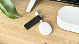 Amazon Fire TV Stick 4K Max y un Google Chromecast con Google TV