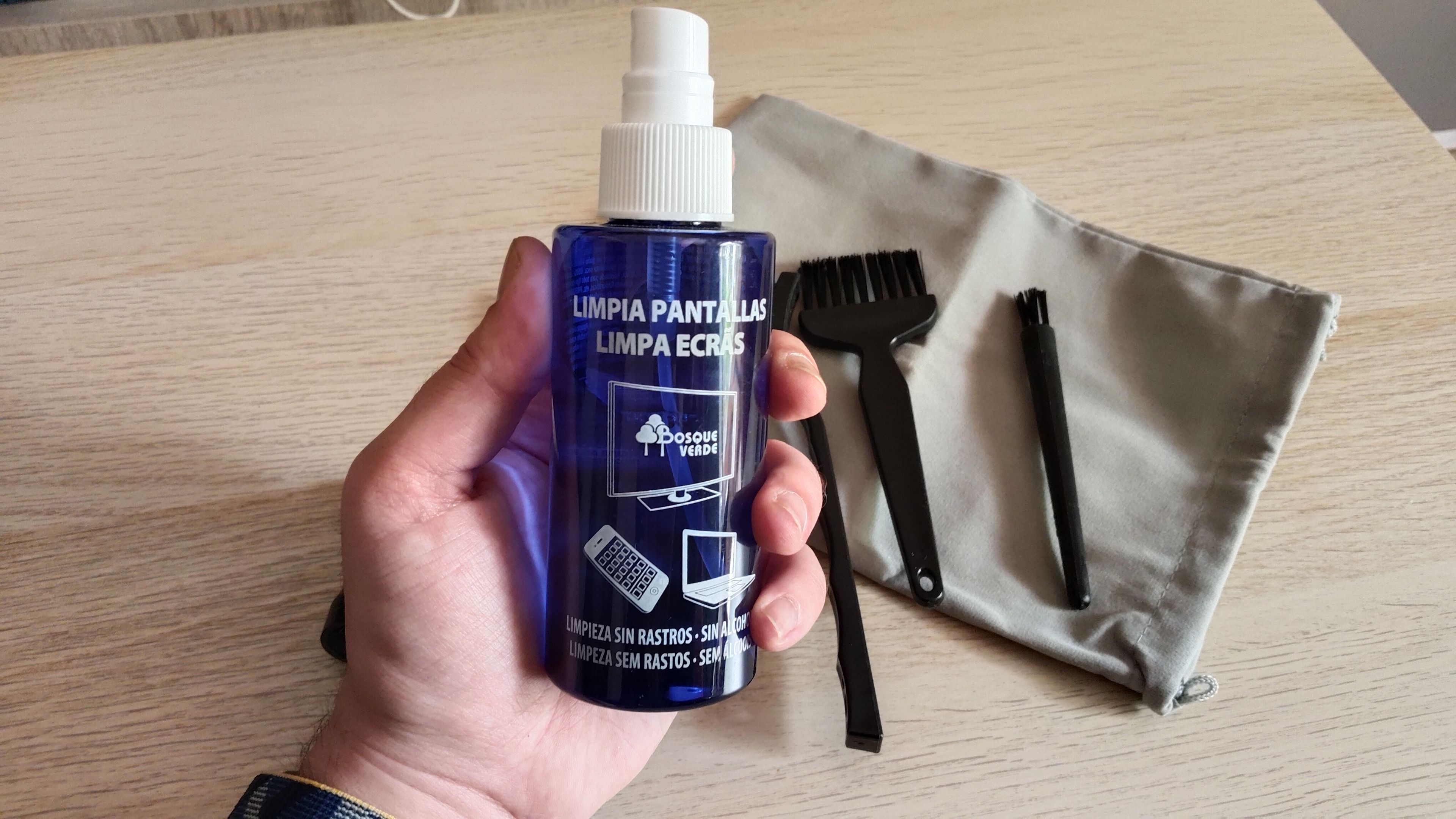 Cómo limpiar a fondo el móvil sin dañarlo consejos líquido